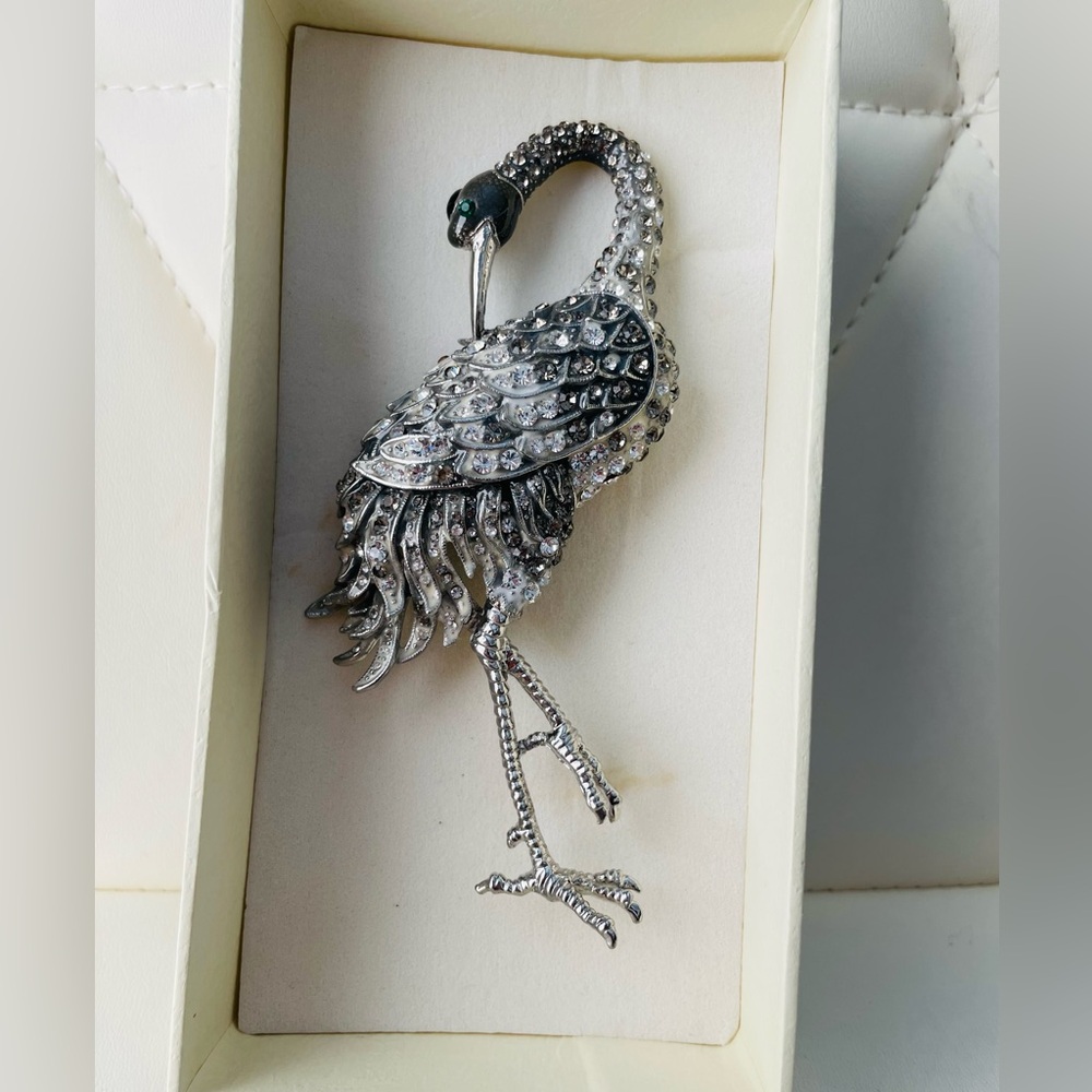 Sale!! Gift it!! Elegant Silver Crane Brooch